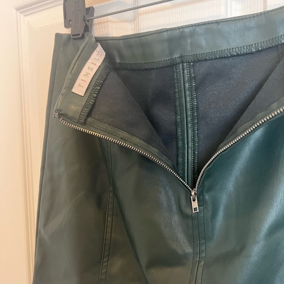 NWOT Tinseltown Faux Leather Mini Skirt - Picture 3 of 4